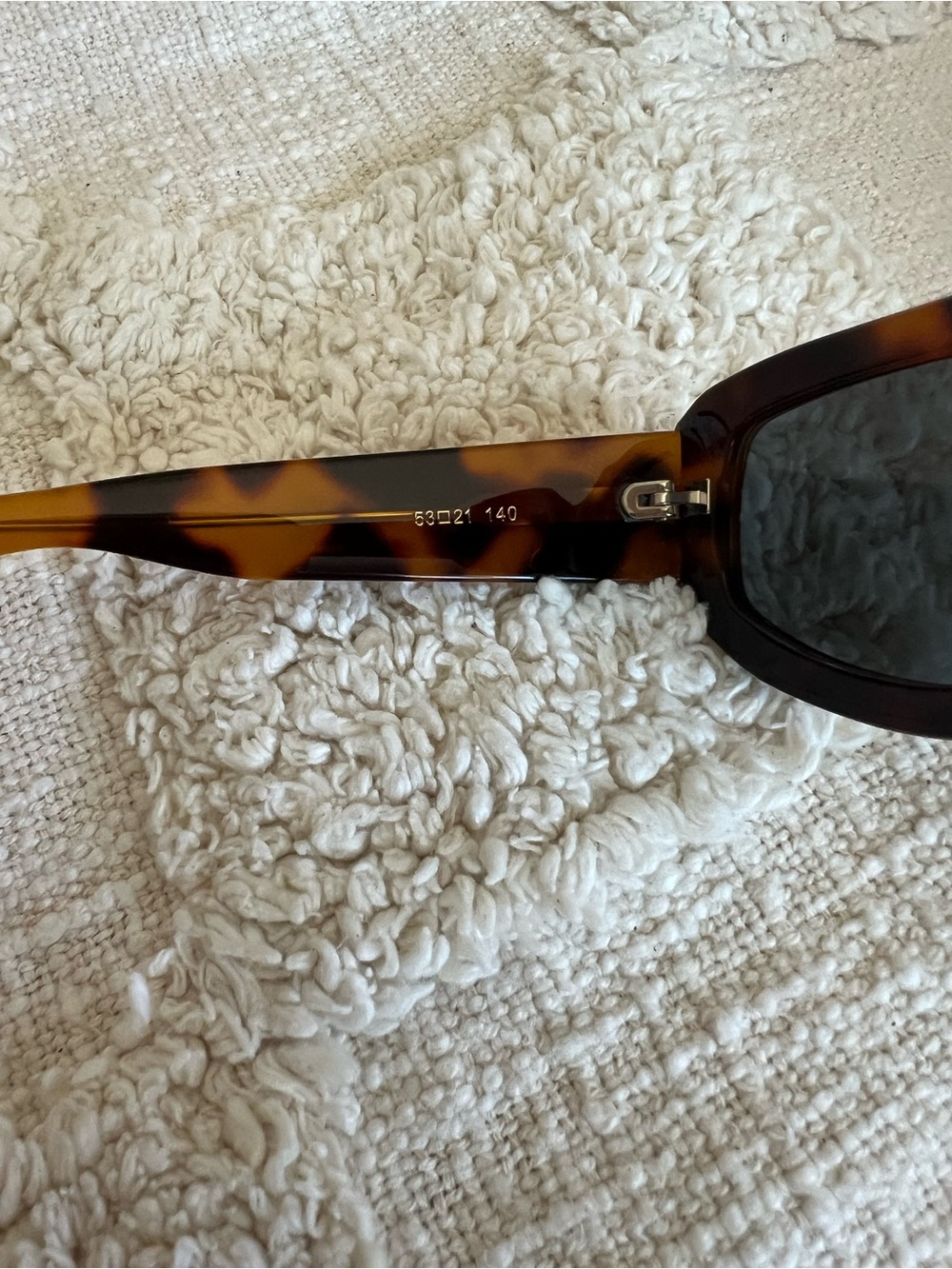 VEHLA Indi Tortoiseshell Square Sunglasses in Tort/Smoke - Picture 8 of 9